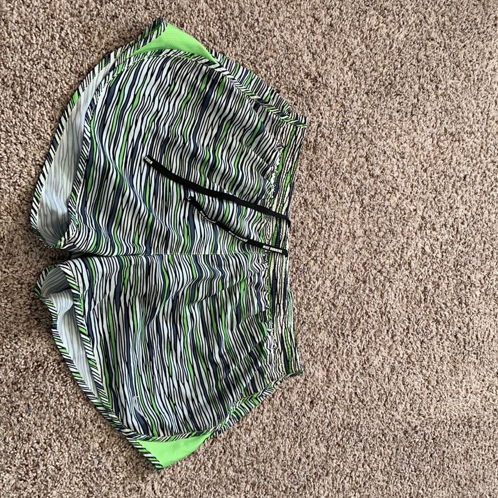 Nike running shorts size L